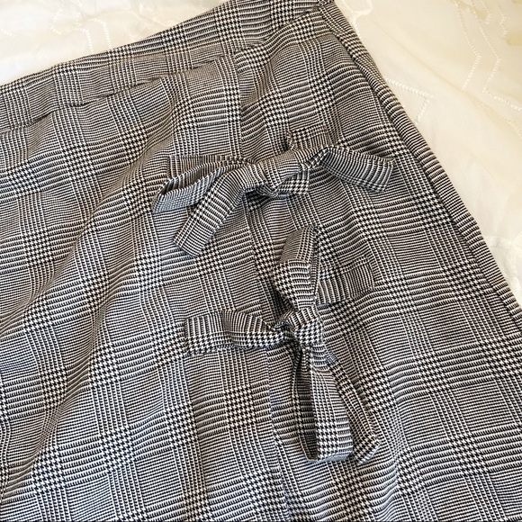 Forever 21 + Black and White Plaid Wrap Skirt - Picture 2 of 6